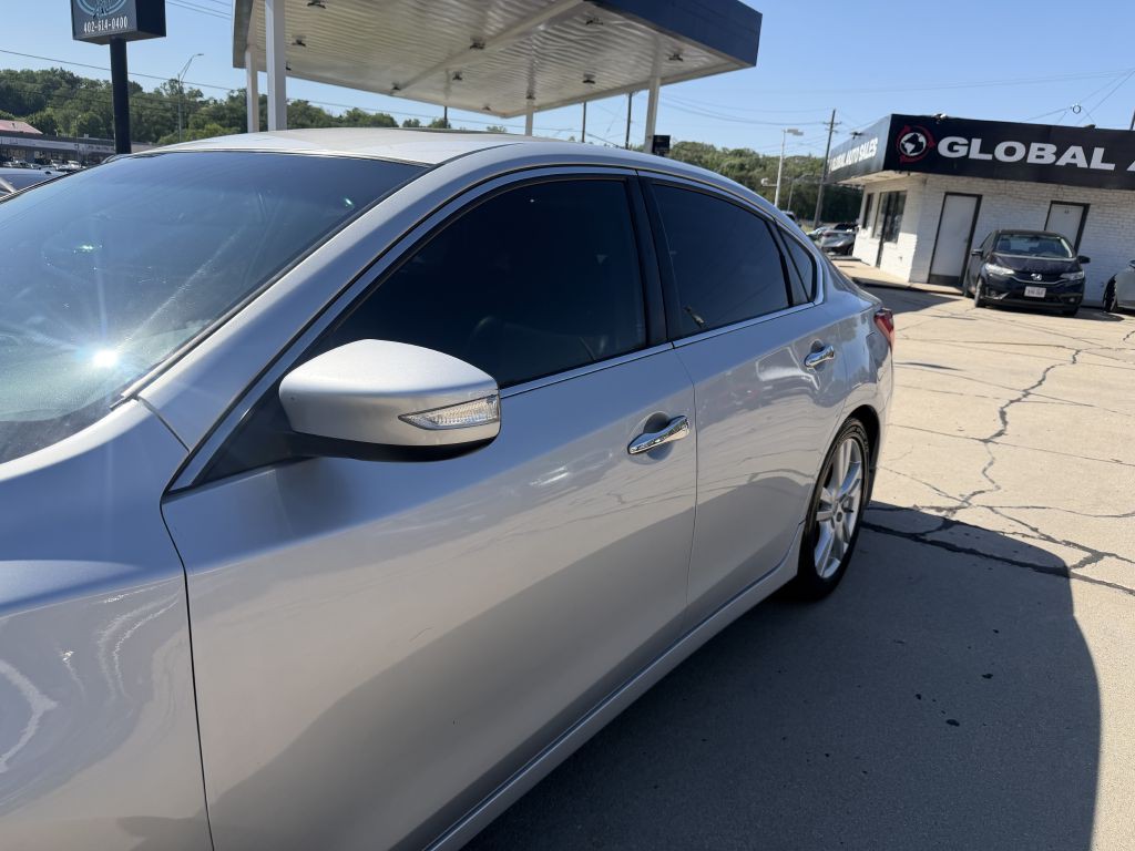2016 Nissan Altima Image 23