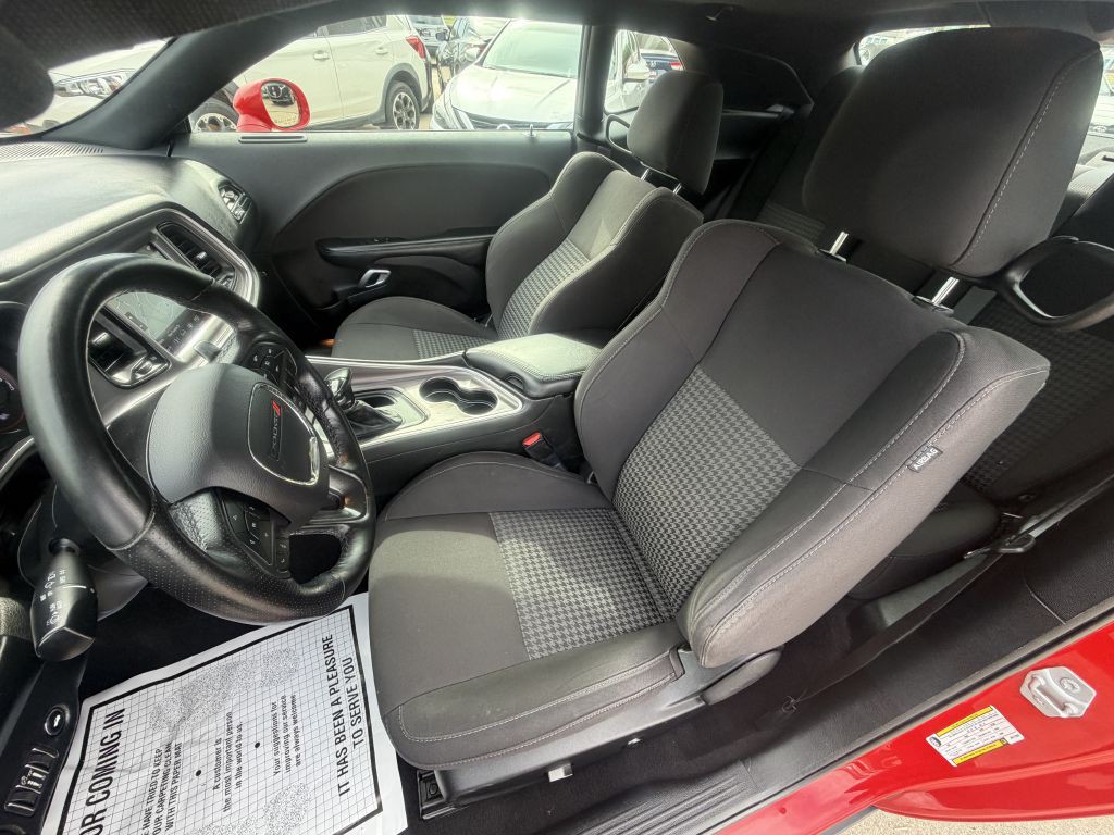 2019 Dodge Challenger Image 10
