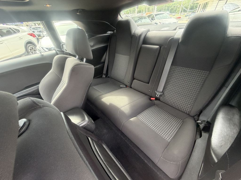 2019 Dodge Challenger Image 11