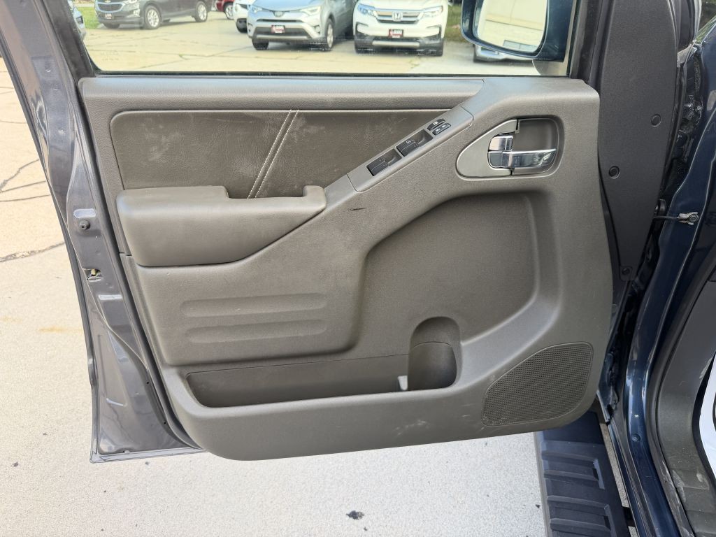 2020 Nissan Frontier Image 9