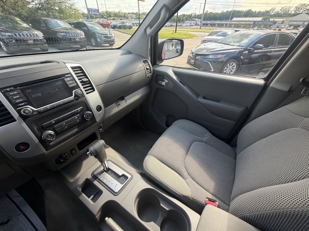 2016 Nissan Frontier Image 16