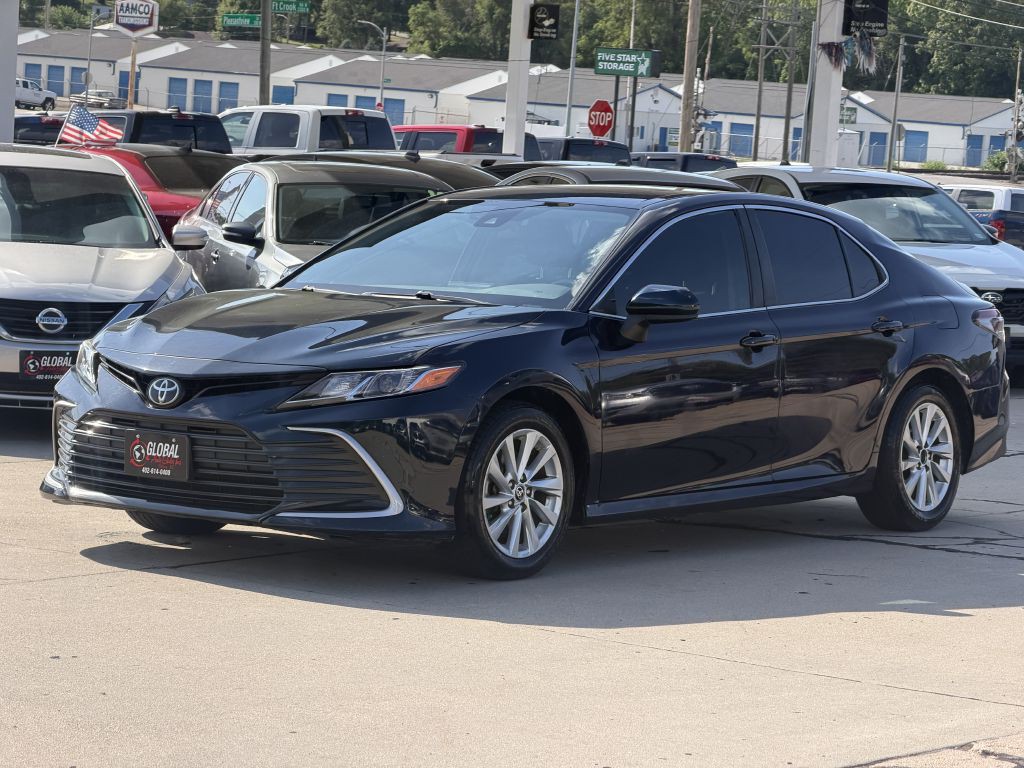 2021 Toyota Camry Image 3