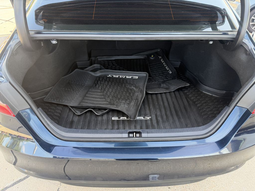 2021 Toyota Camry Image 8