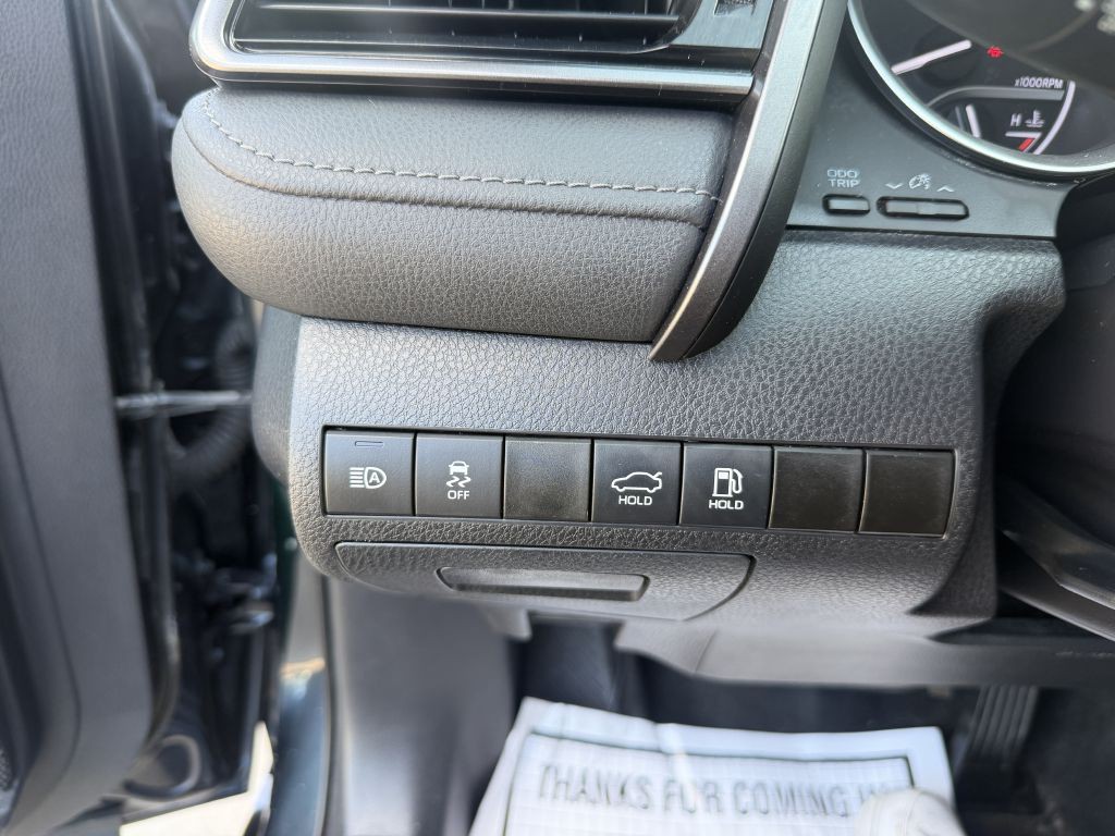 2021 Toyota Camry Image 12