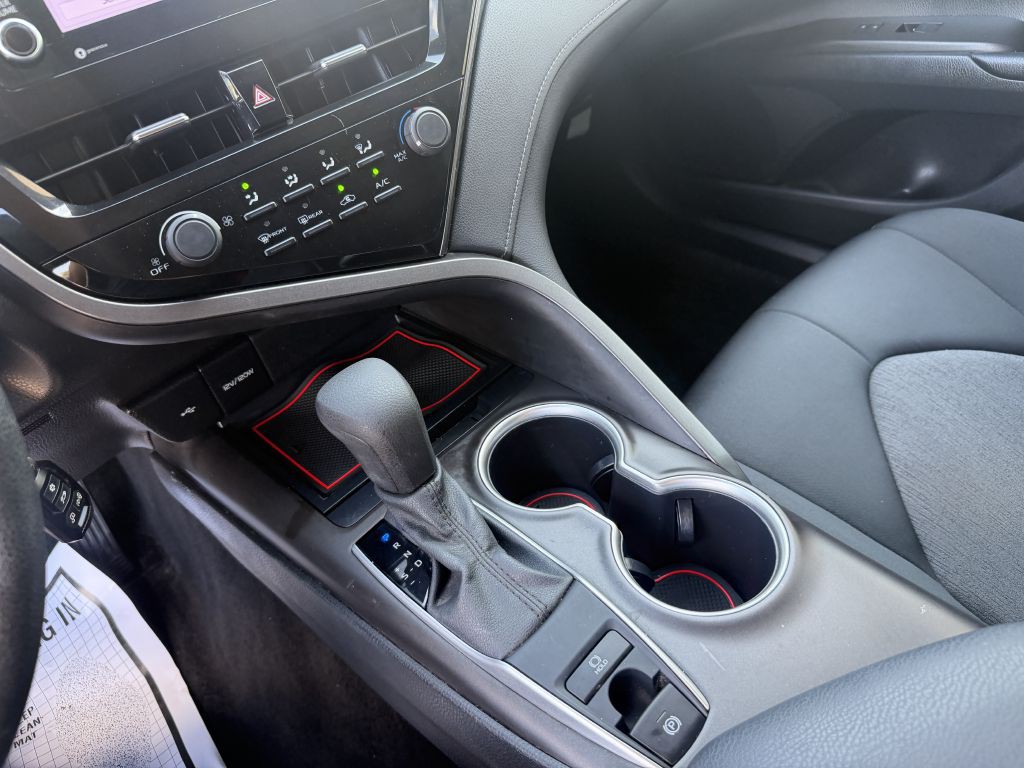 2021 Toyota Camry Image 17