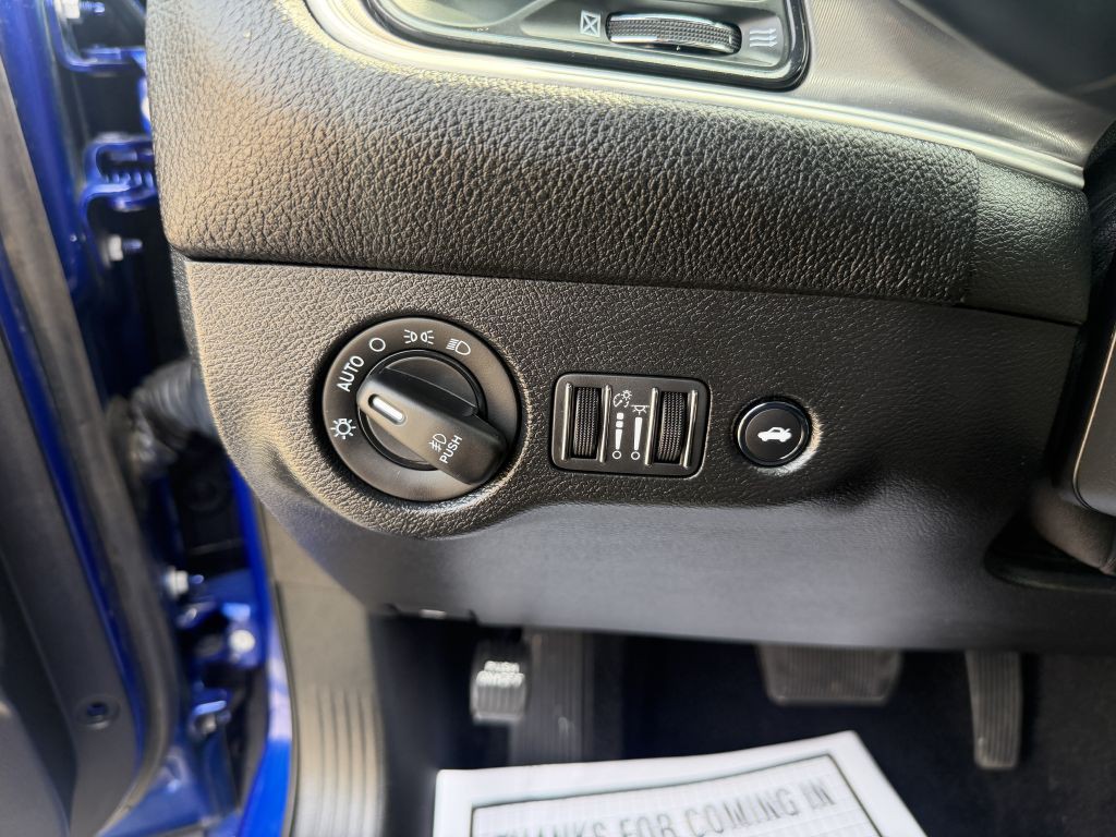 2022 Dodge Challenger Image 12
