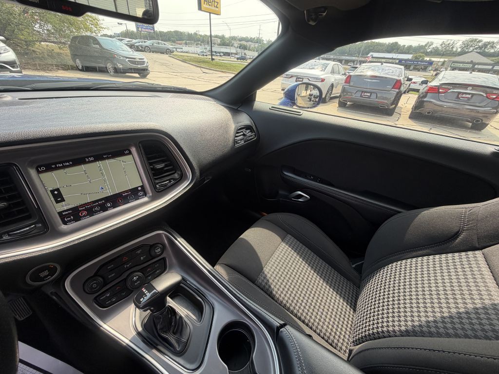 2022 Dodge Challenger Image 19