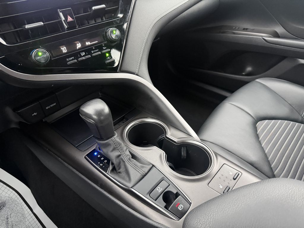 2021 Toyota Camry Image 18