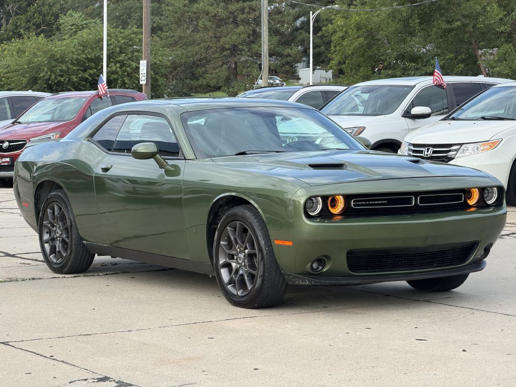 2018 Dodge Challenger Image 2