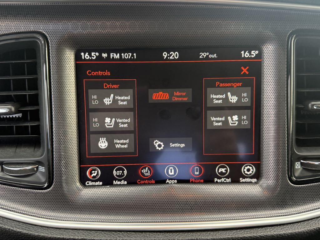 2018 Dodge Challenger Image 16