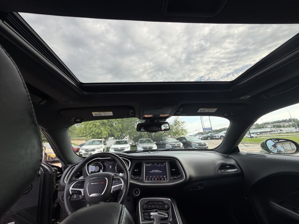 2018 Dodge Challenger Image 19