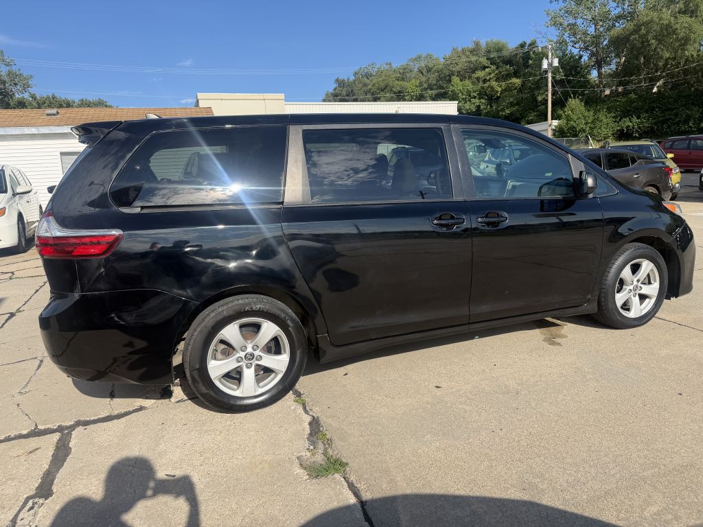 2020 Toyota Sienna Image 7