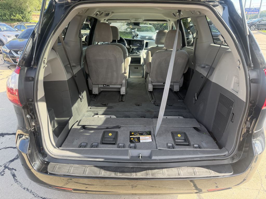 2020 Toyota Sienna Image 8
