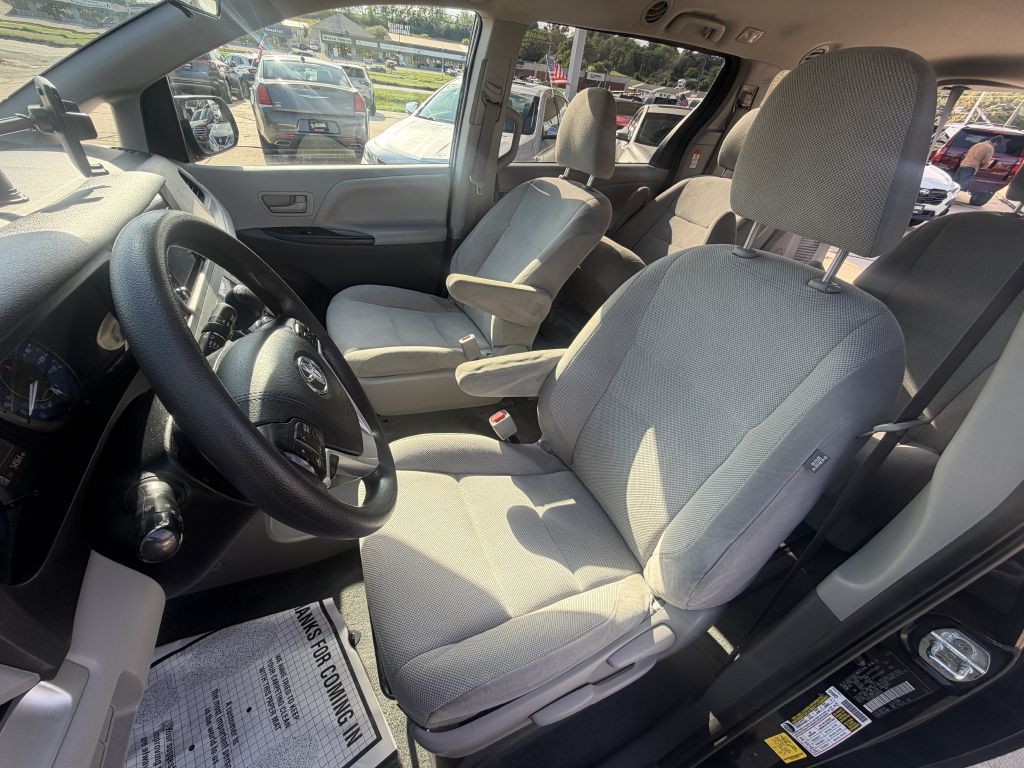 2020 Toyota Sienna Image 10