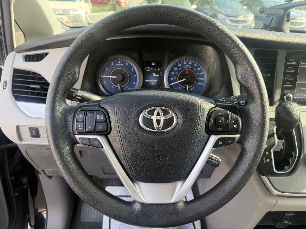 2020 Toyota Sienna Image 13