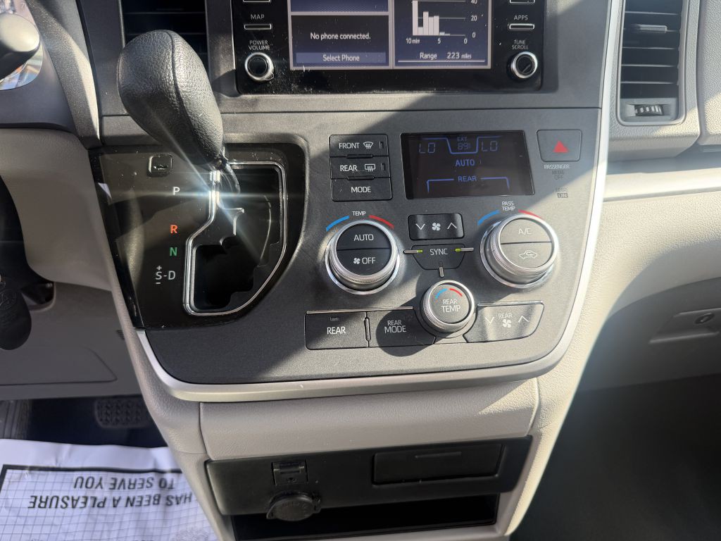 2020 Toyota Sienna Image 17