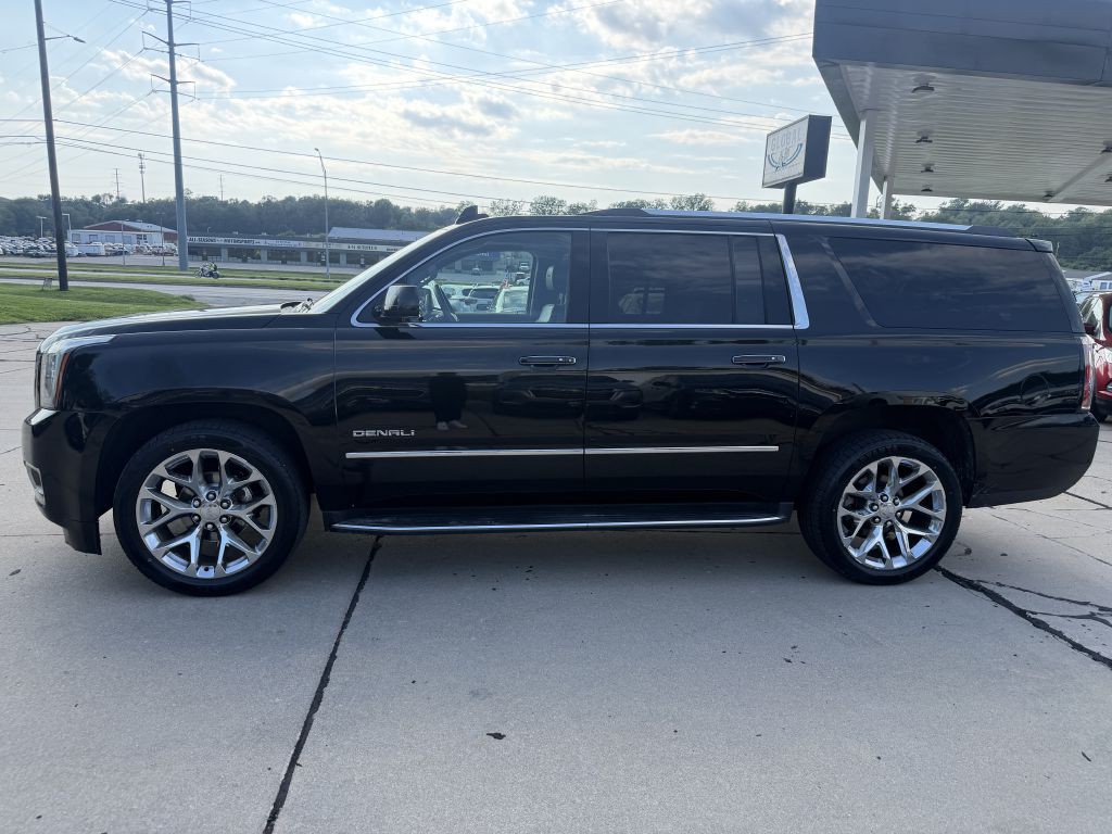 2017 GMC Yukon Image 4