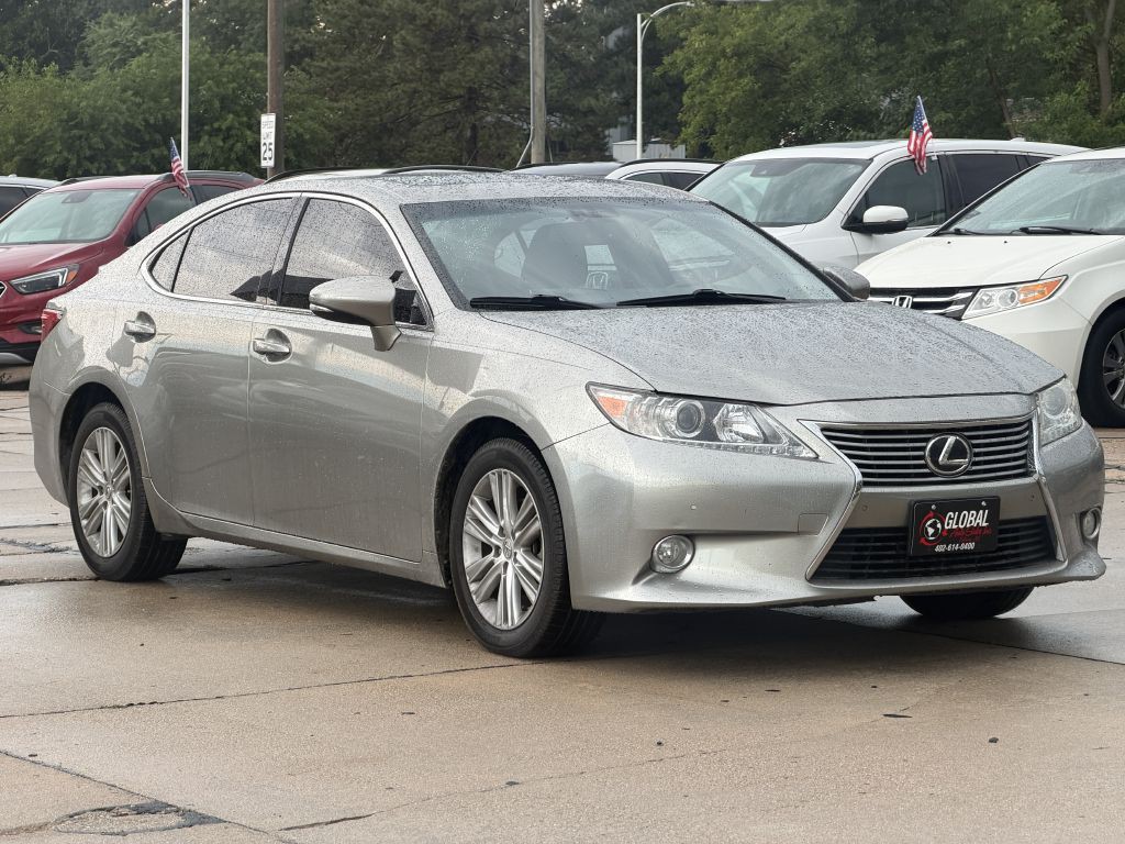 2015 Lexus ES 350 Image 2