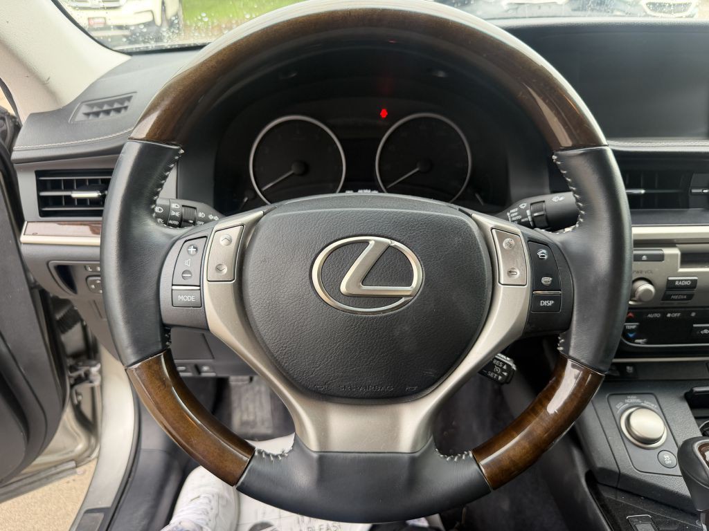 2015 Lexus ES 350 Image 13