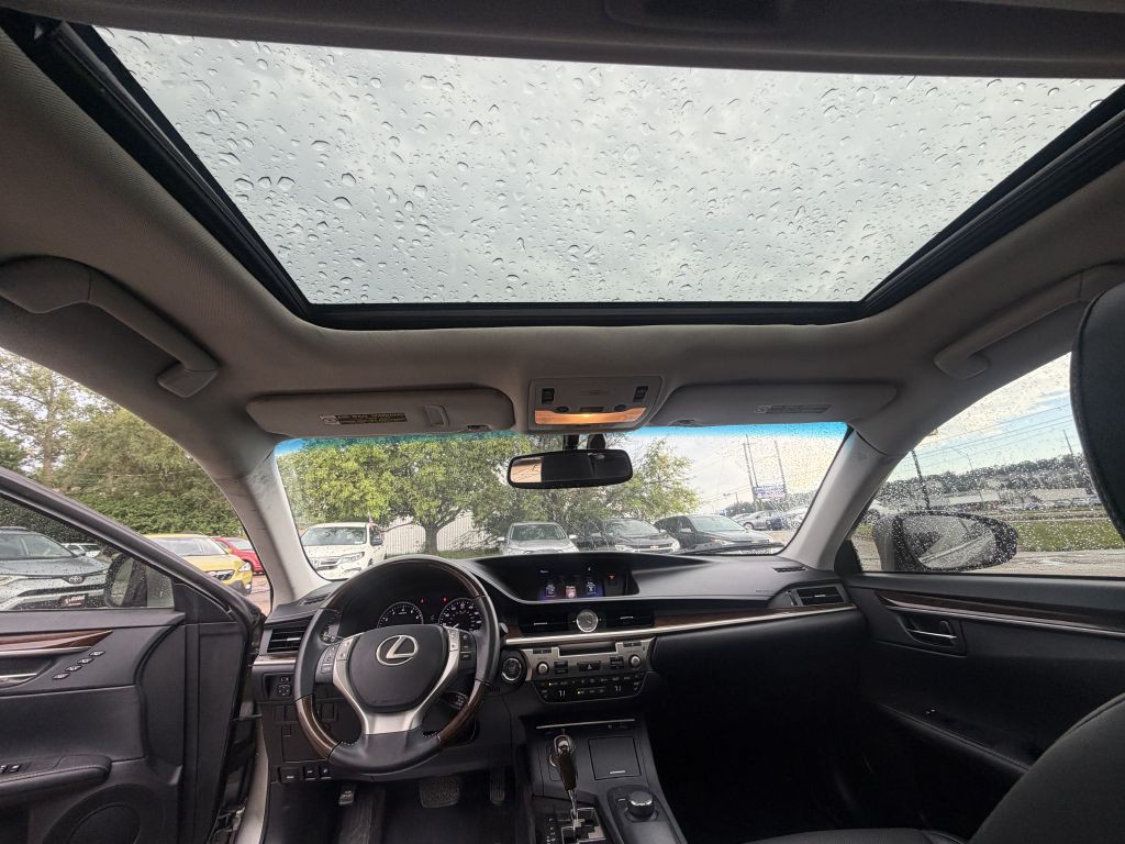 2015 Lexus ES 350 Image 19