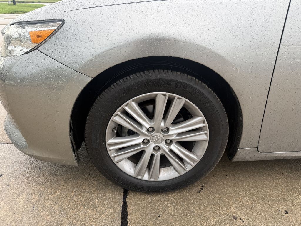 2015 Lexus ES 350 Image 20