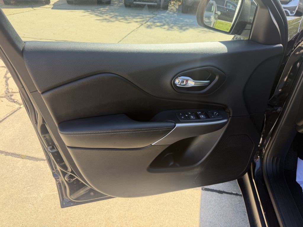2021 Jeep Cherokee Image 8