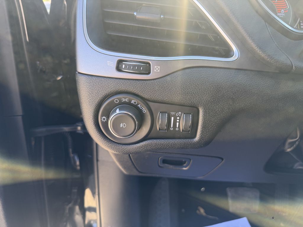 2021 Jeep Cherokee Image 11
