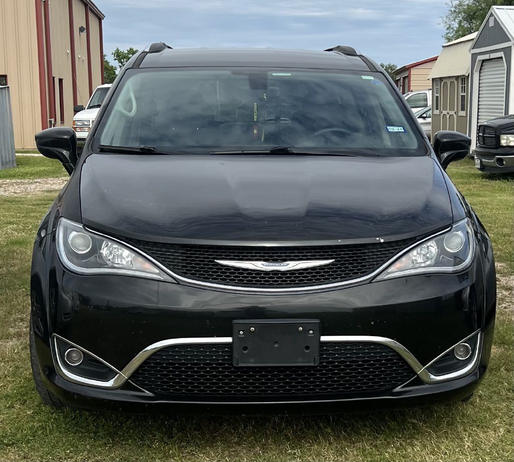 2018 Chrysler Pacifica Image 2