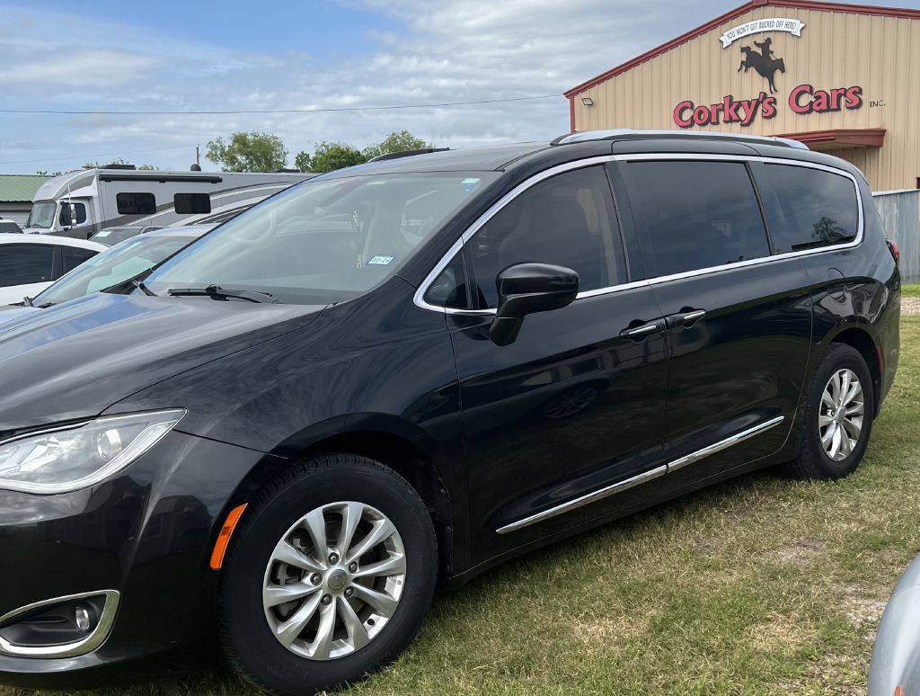 2018 Chrysler Pacifica Image 3