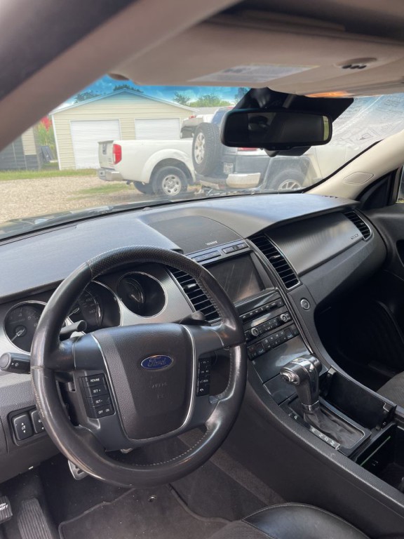 2010 Ford Taurus Image 7