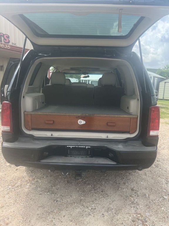 2003 Cadillac Escalade Image 2