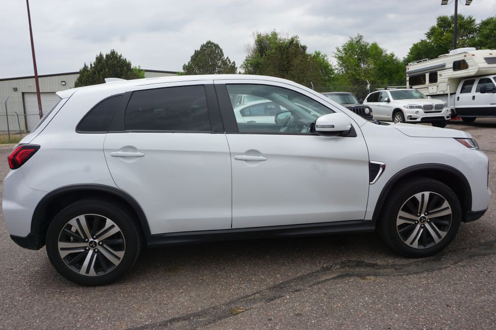 2022 Mitsubishi Outlander Image 6