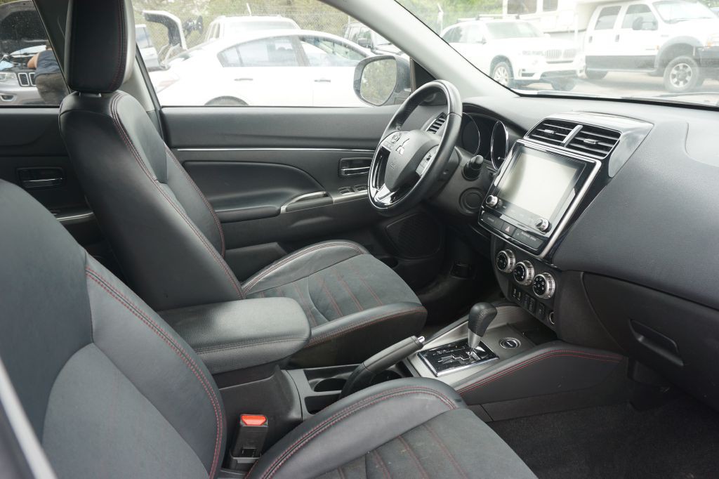 2022 Mitsubishi Outlander Image 7