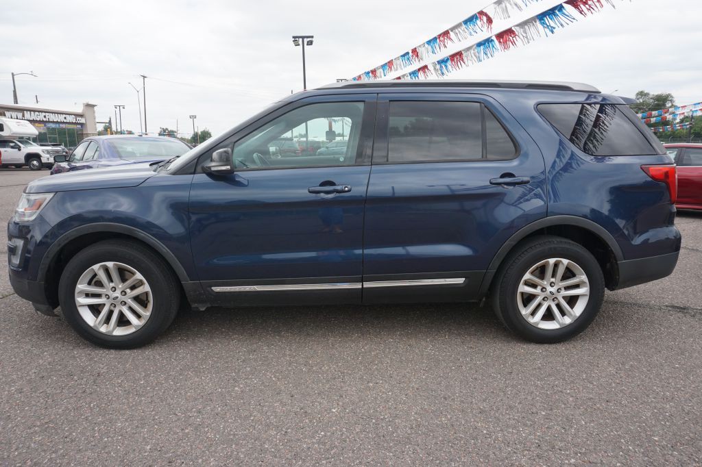 2017 Ford Explorer Image 2