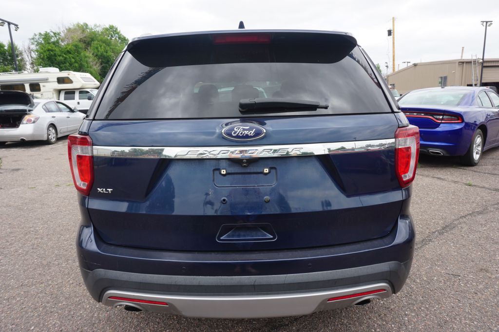 2017 Ford Explorer Image 4