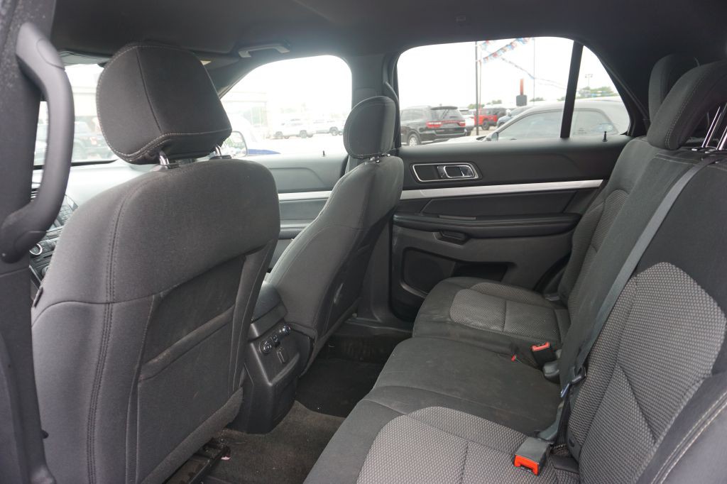 2017 Ford Explorer Image 6