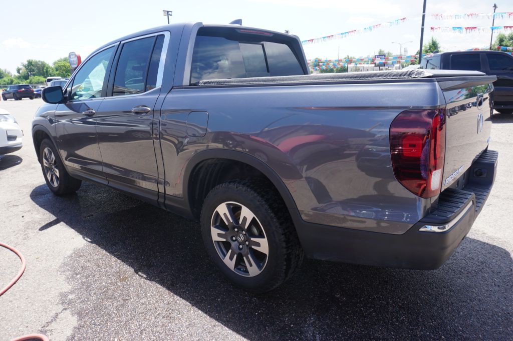 2019 Honda Ridgeline Image 3