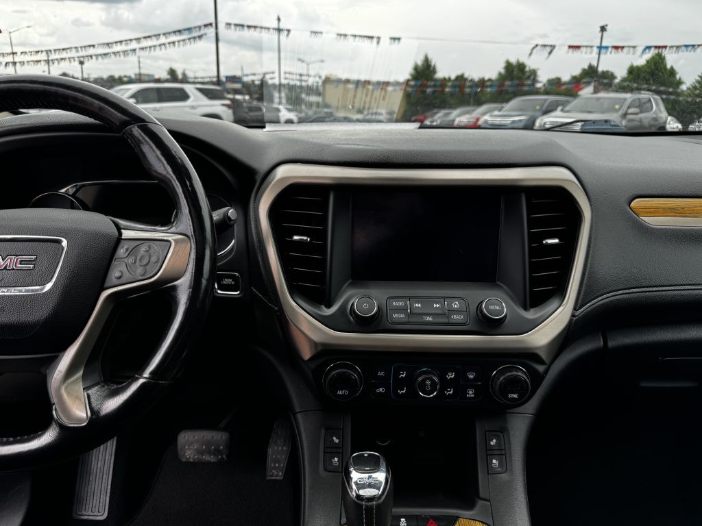 2017 GMC Acadia Image 7