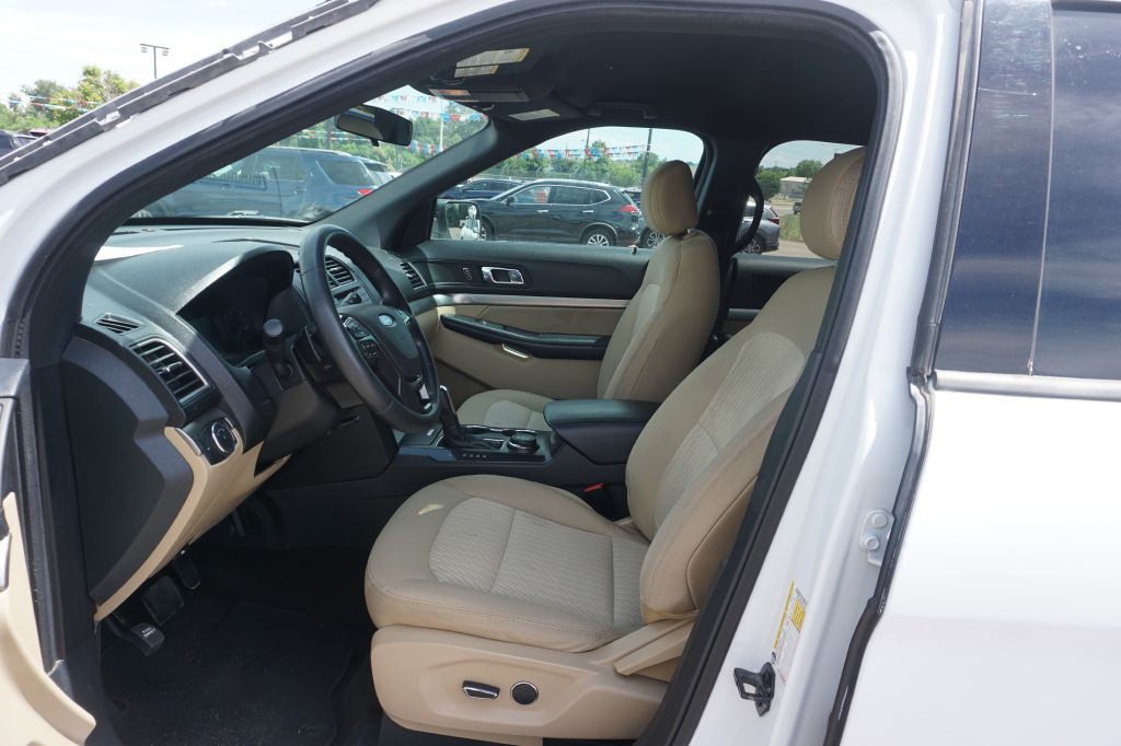 2017 Ford Explorer Image 4