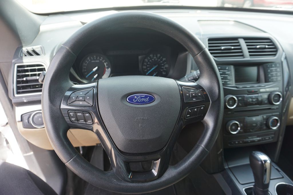 2017 Ford Explorer Image 7