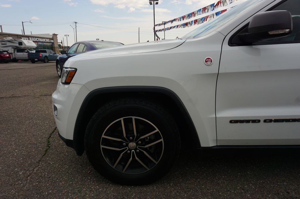2017 Jeep Grand Cherokee Image 2