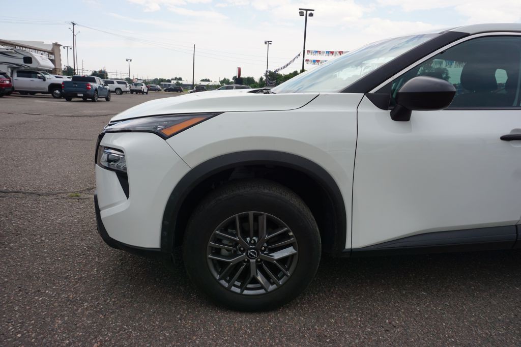 2024 Nissan Rogue Image 2