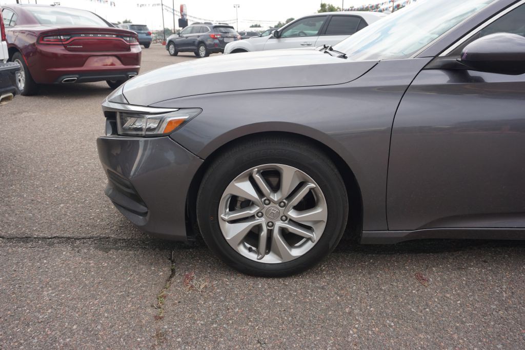 2019 Honda Accord Image 2