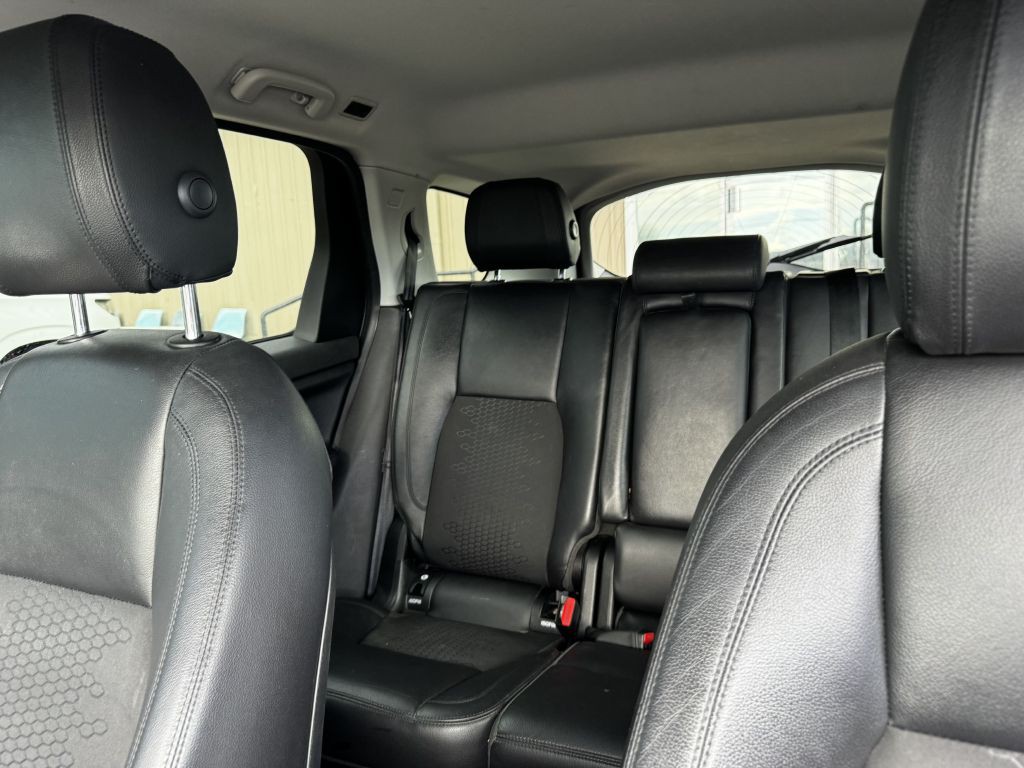 2017 Land Rover Discovery Sport Image 6