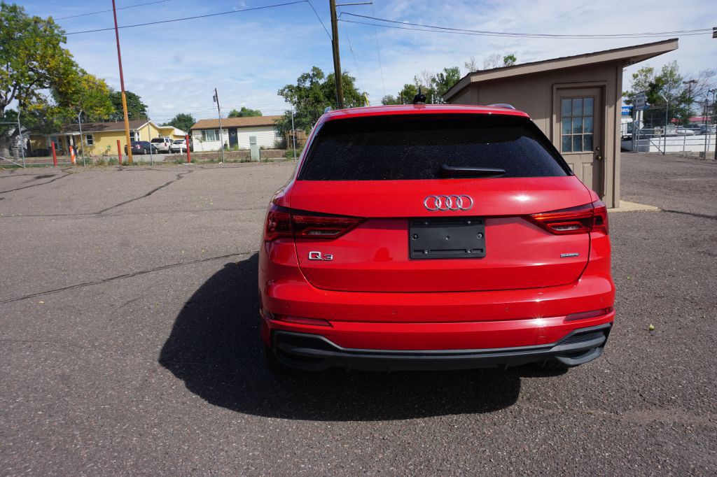 2021 Audi Q3 Image 3