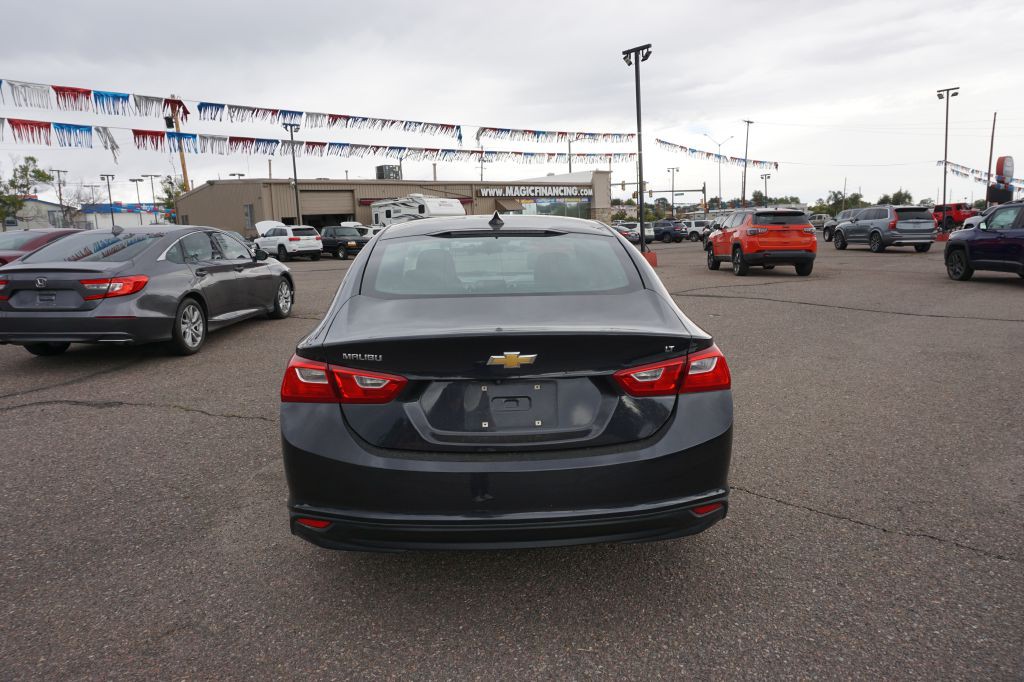 2023 Chevrolet Malibu Image 3
