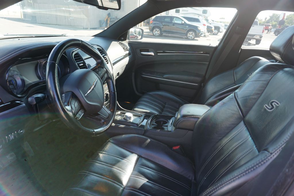 2019 Chrysler 300 Image 11