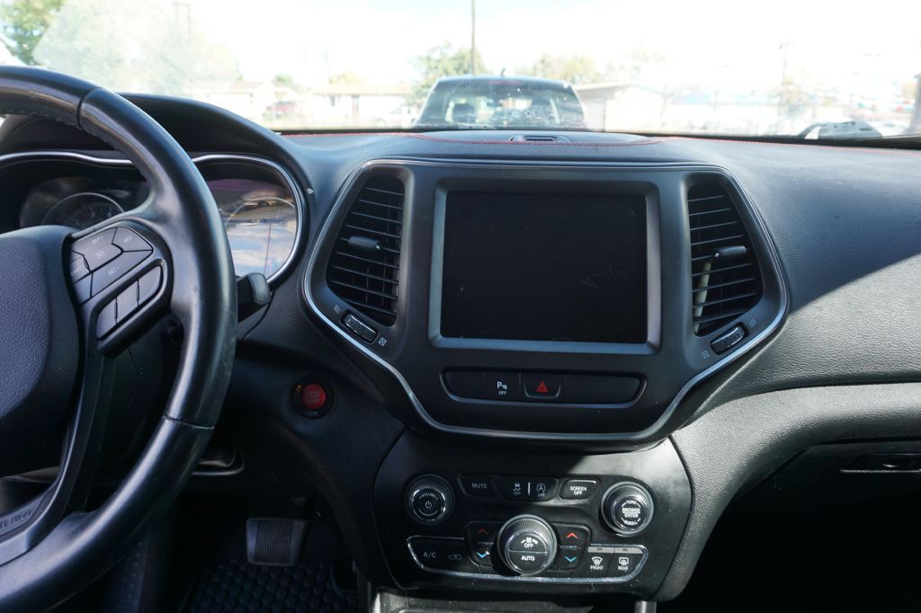 2019 Jeep Cherokee Image 6