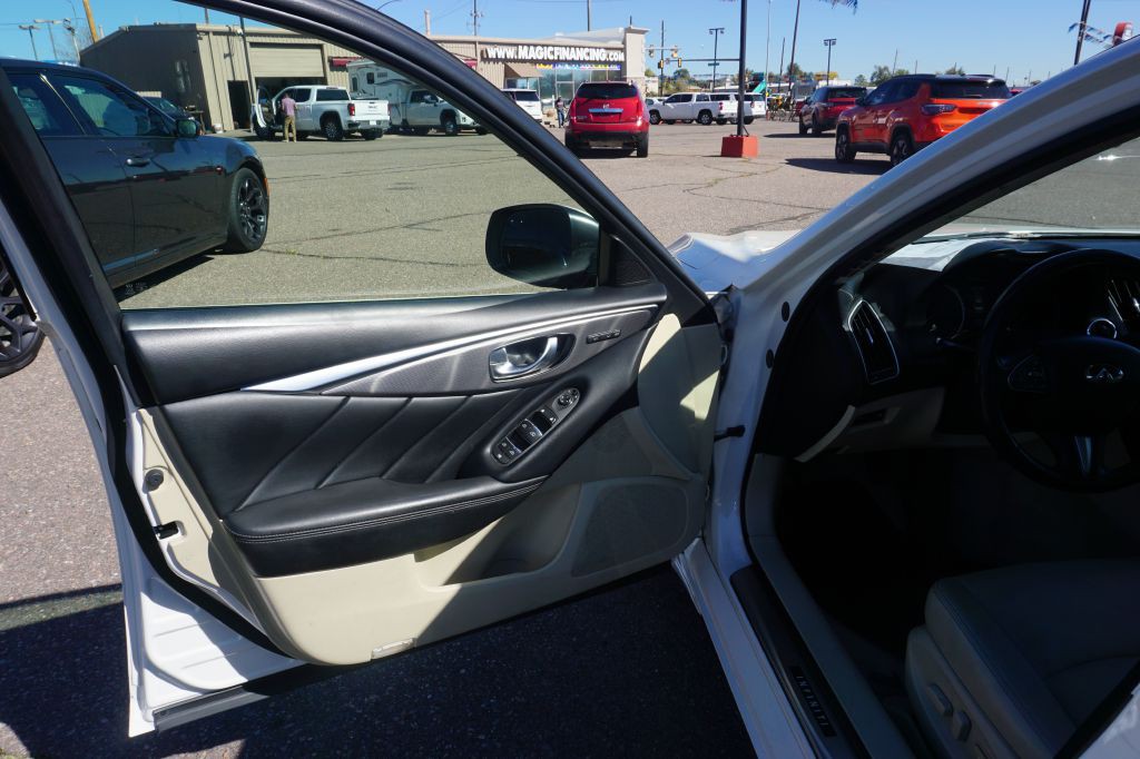 2016 INFINITI Q50 Image 7