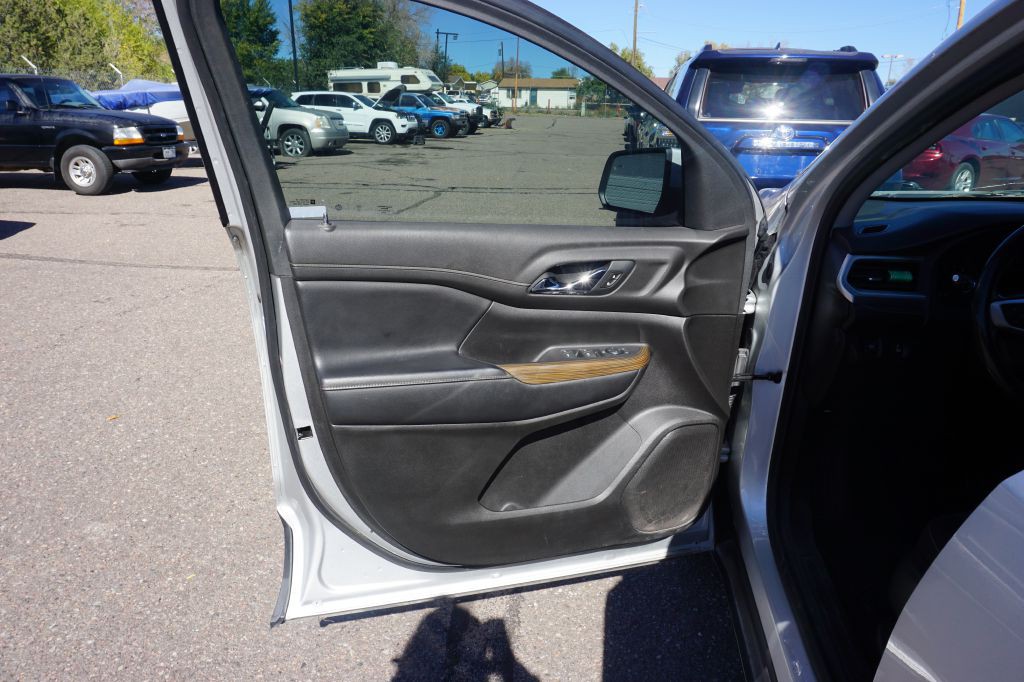 2020 GMC Acadia Image 6